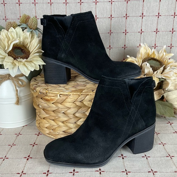 Zodiac Shoes - Zodiac “Larsen” Black Suede Ankle Boots Sz 6 Arch Support Comfy Booties NWOB
